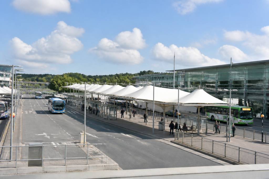 Bluewater bus terminal guide for shoppers and travellers